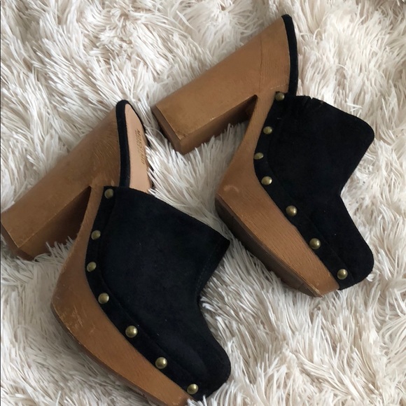 Mossimo Supply Co. Shoes - 👑Mossimo black clogs